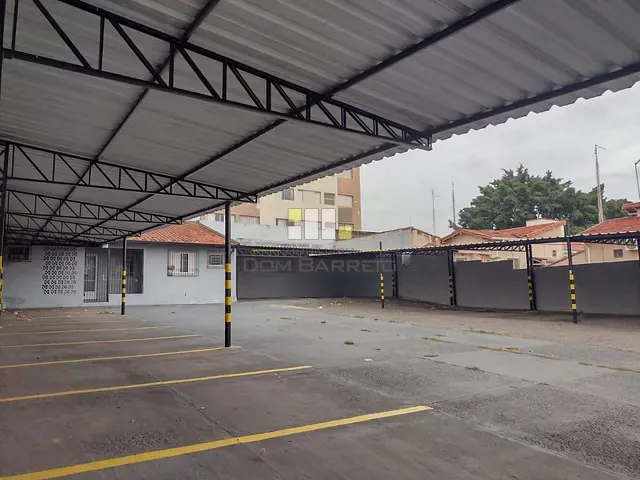 Casa com 600m² 1 quarto e 2 banheiros, à venda, no bairro Centro em Sumaré