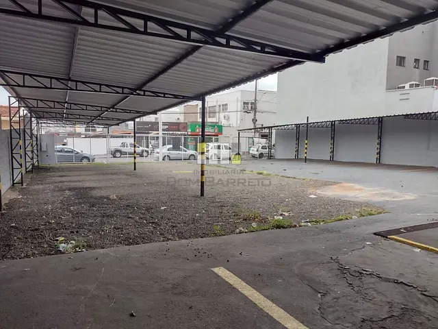 Casa com 600m² 1 quarto e 2 banheiros, à venda, no bairro Centro em Sumaré