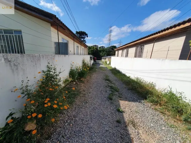Casa 2 quartos e 1 banheiro, para alugar, no bairro Portão em Curitiba