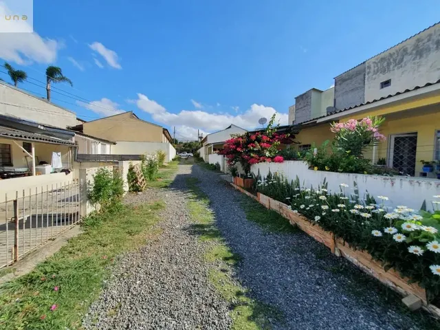 Casa 2 quartos e 1 banheiro, para alugar, no bairro Portão em Curitiba