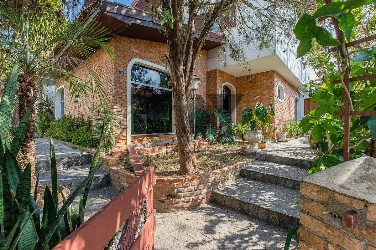 Casa, 4 quartos, 265 m² - Foto 1
