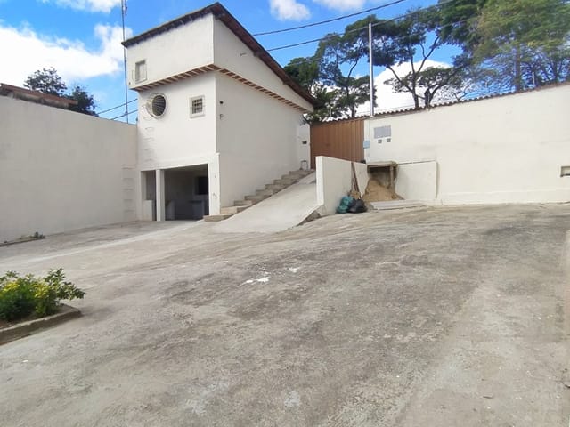 Foto do Casa - Casa para locação com 3 quartos, sendo um suíte e 03 vagas, Bairro Planalto / Vila Cloris, Belo Horizonte, MG | Deltalar Imóveis