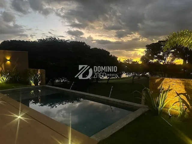 Casa 4 quartos e 4 banheiros, à venda, no bairro Jockey Park II em Uberaba