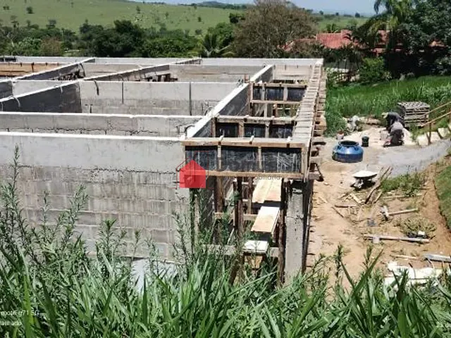 Casa com 1054m² 2 quartos e 3 banheiros, à venda, no bairro Borba em Pindamonhangaba