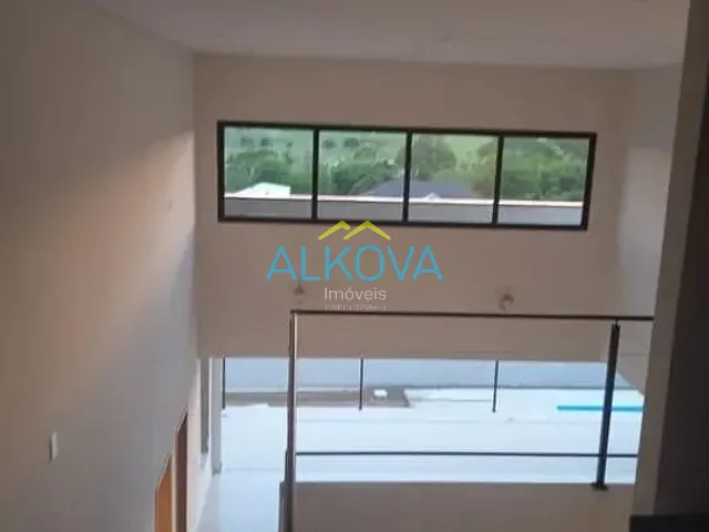 Casa com 1100m² 4 quartos e 5 banheiros, à venda, no bairro Colinas Do Parahyba em São José dos Campos