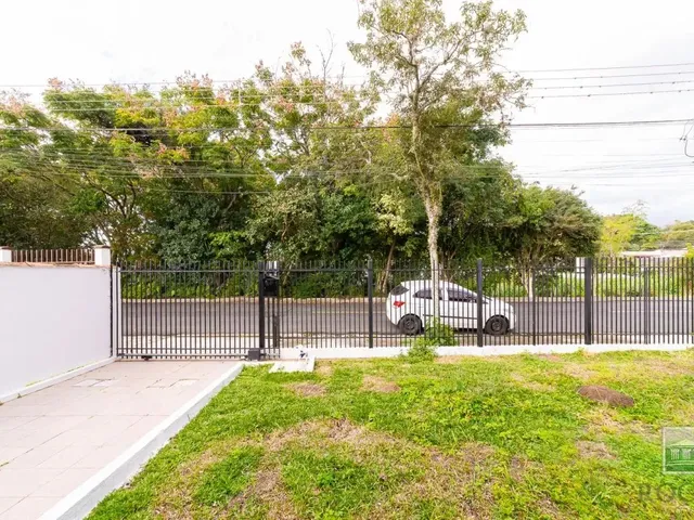 Casa 4 quartos e 3 banheiros, para alugar, no bairro Bacacheri em Curitiba