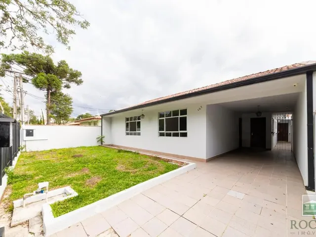 Casa 4 quartos e 3 banheiros, para alugar, no bairro Bacacheri em Curitiba