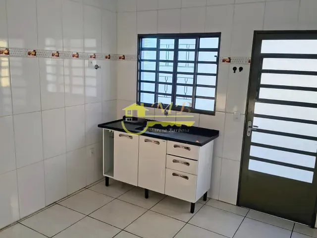 Casa 2 quartos e 1 banheiro, para alugar, no bairro Recanto do Sol II em Campinas