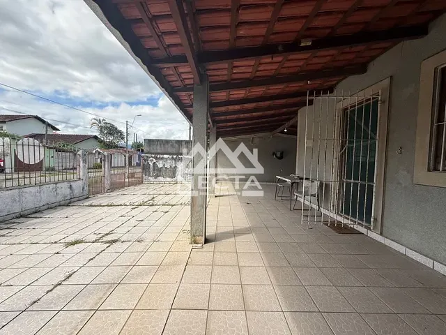 Casa com 286m² 2 quartos e 2 banheiros, à venda, no bairro praia das palmeiras em Caraguatatuba
