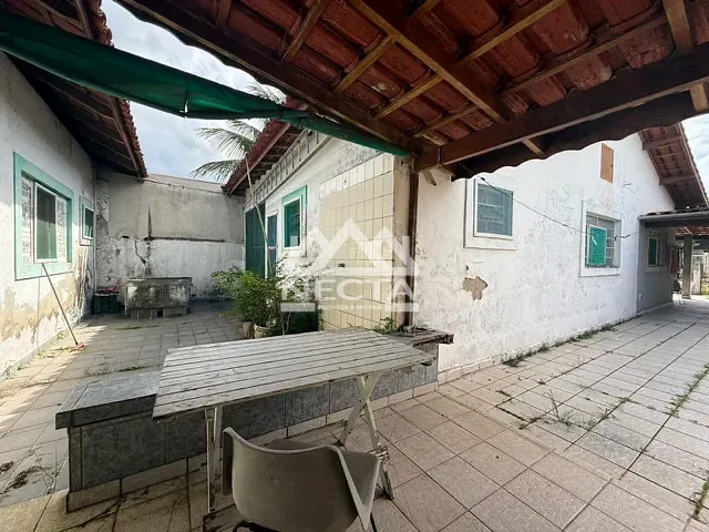 Casa com 286m² 2 quartos e 2 banheiros, à venda, no bairro praia das palmeiras em Caraguatatuba