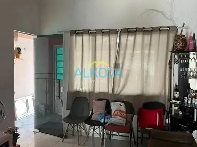 Casa com 300m² 3 quartos e 2 banheiros, à venda, no bairro Conjunto Residencial Galo Branco em São José dos Campos