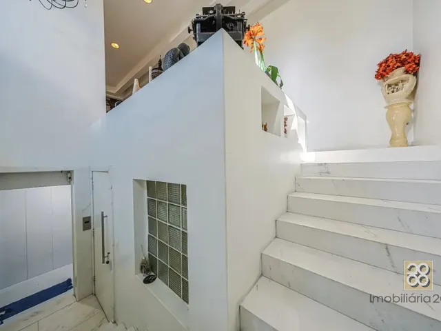Casa 3 quartos e 6 banheiros, à venda, no bairro Alto da Glória em Curitiba