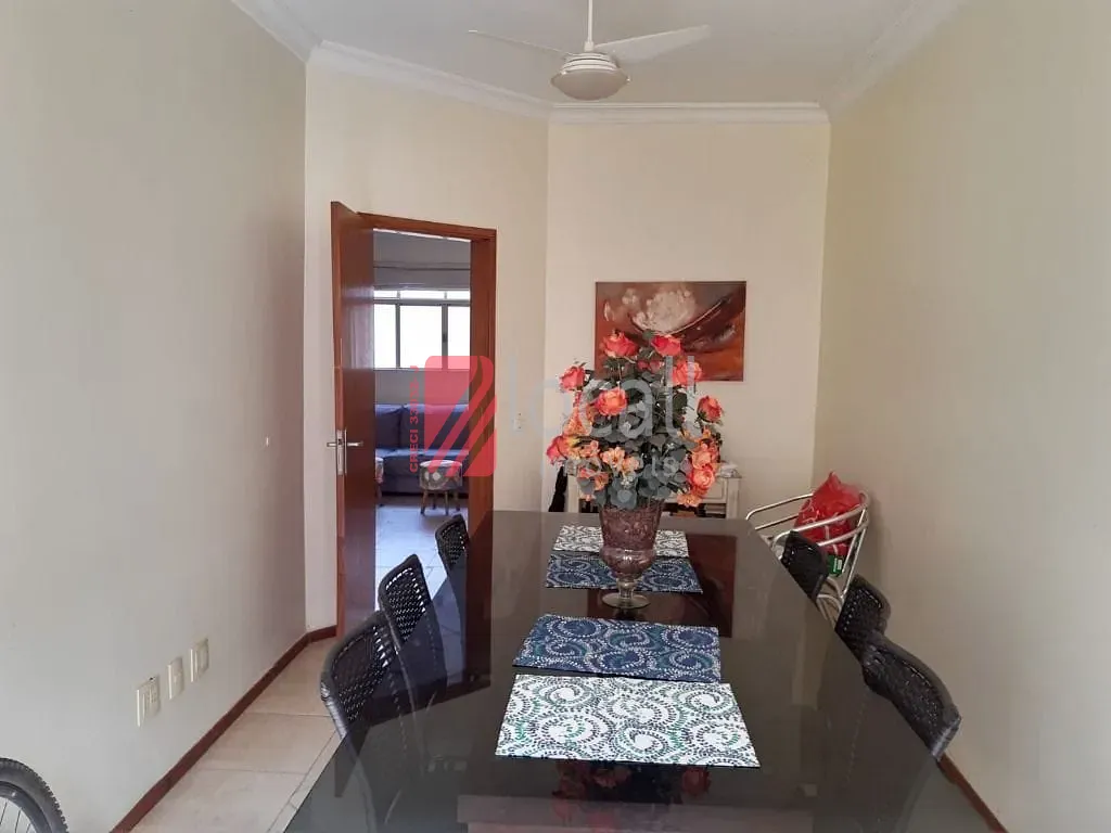 Casa com 3 quartos à venda, 500m² — foto 2 de 25