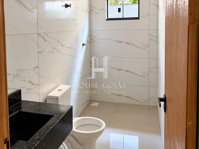 Casa com 180m² 2 quartos e 2 banheiros, à venda, no bairro Residencial Flor do Ipê I em Senador Canedo