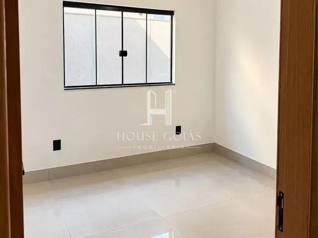 Casa com 180m² 2 quartos e 2 banheiros, à venda, no bairro Residencial Flor do Ipê I em Senador Canedo