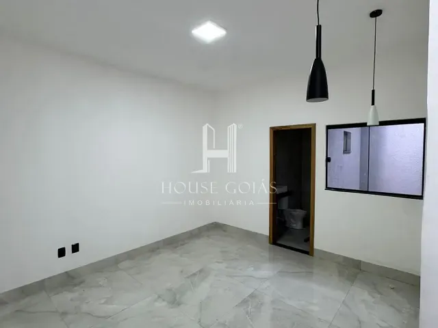 Casa com 130m² 2 quartos e 2 banheiros, à venda, no bairro Residencial Flor do Ipê I em Senador Canedo