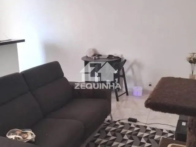 Casa com 256m² 2 quartos e 1 banheiro, à venda, no bairro Jardim de Abril em Osasco