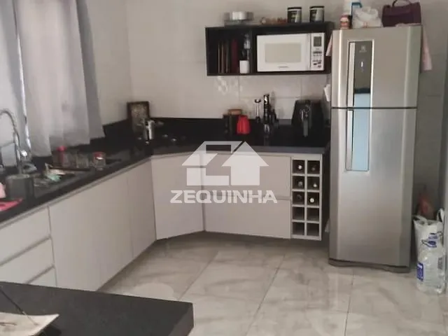 Casa com 256m² 2 quartos e 1 banheiro, à venda, no bairro Jardim de Abril em Osasco