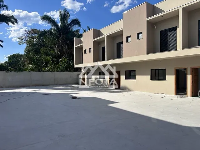 Casa com 119m² 2 quartos e 3 banheiros, à venda, no bairro Jardim Brasil em Caraguatatuba