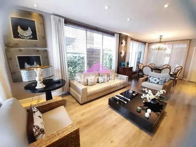 Casa com 250m² 3 quartos e 3 banheiros, à venda, no bairro Urbanova em São José Dos Campos