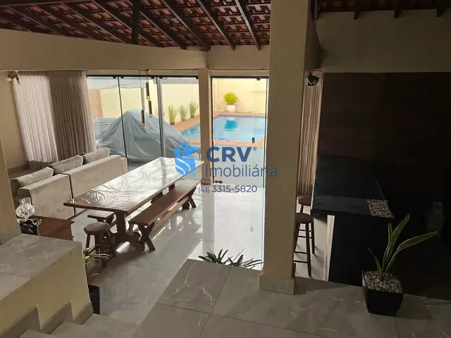Casa com 250m² 2 quartos e 2 banheiros, à venda, no bairro Shangri-La em Londrina