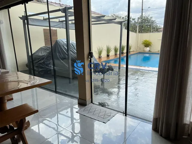 Casa com 250m² 2 quartos e 2 banheiros, à venda, no bairro Shangri-La em Londrina