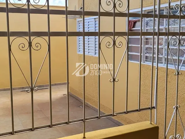 Casa com 243m² 4 quartos e 2 banheiros, à venda, no bairro Núcleo Habitacional Silvério Cartafina em Uberaba