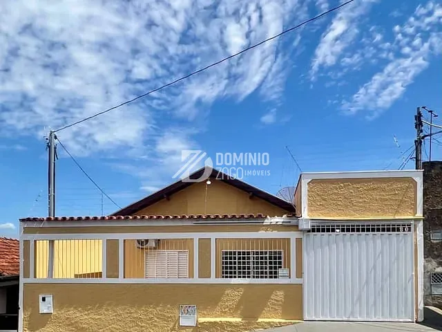Casa com 243m² 4 quartos e 2 banheiros, à venda, no bairro Núcleo Habitacional Silvério Cartafina em Uberaba