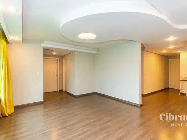 Casa 4 quartos e 3 banheiros, para alugar, no bairro Guabirotuba em Curitiba
