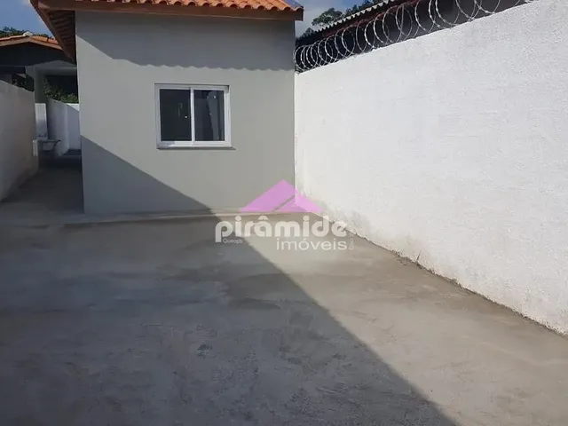 Casa com 156m² 2 quartos e 1 banheiro, à venda, no bairro Balneário dos Golfinhos em Caraguatatuba