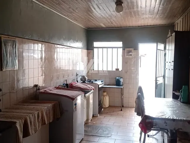 Casa com 371m² 3 quartos e 2 banheiros, à venda, no bairro Boa Vista em Ponta Grossa