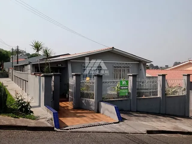 Casa com 371m² 3 quartos e 2 banheiros, à venda, no bairro Boa Vista em Ponta Grossa