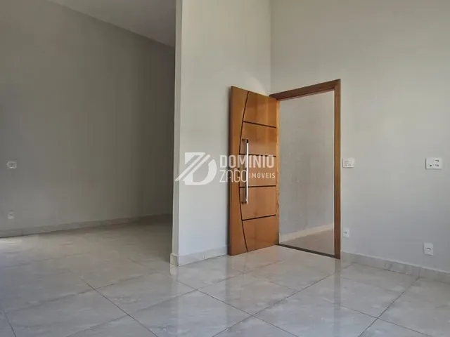 Casa 3 quartos e 4 banheiros, à venda, no bairro Dom Eduardo em Uberaba