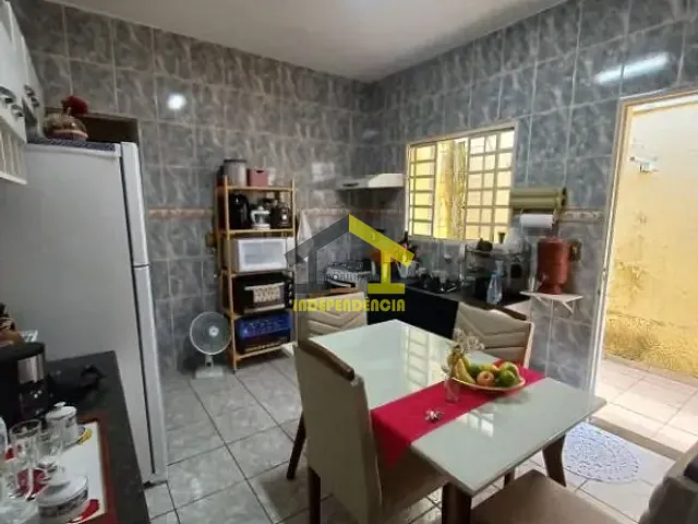 Casa com 125m² 2 quartos e 3 banheiros, para alugar, no bairro Loteamento Vila Real em Itatiba