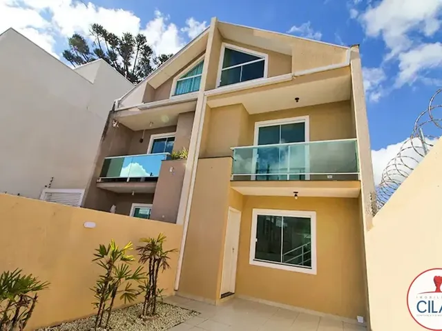 Casa 3 quartos e 4 banheiros, à venda, no bairro Alto Boqueirão em Curitiba