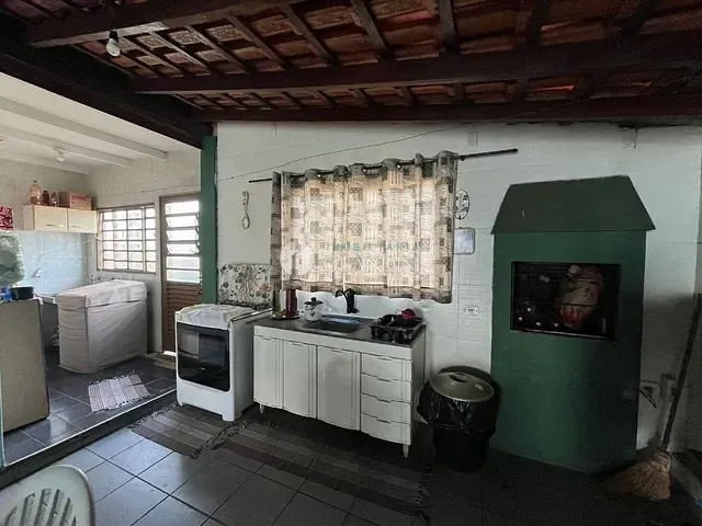 Casa com 300m² 3 quartos e 2 banheiros, à venda, no bairro Jardim Blumenau em Artur Nogueira
