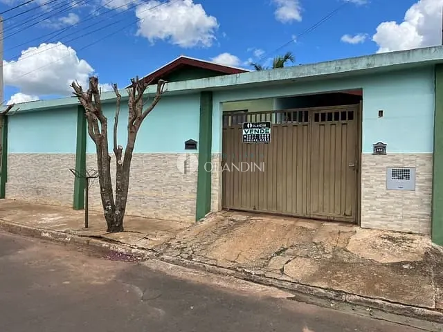 Casa com 300m² 3 quartos e 2 banheiros, à venda, no bairro Jardim Blumenau em Artur Nogueira
