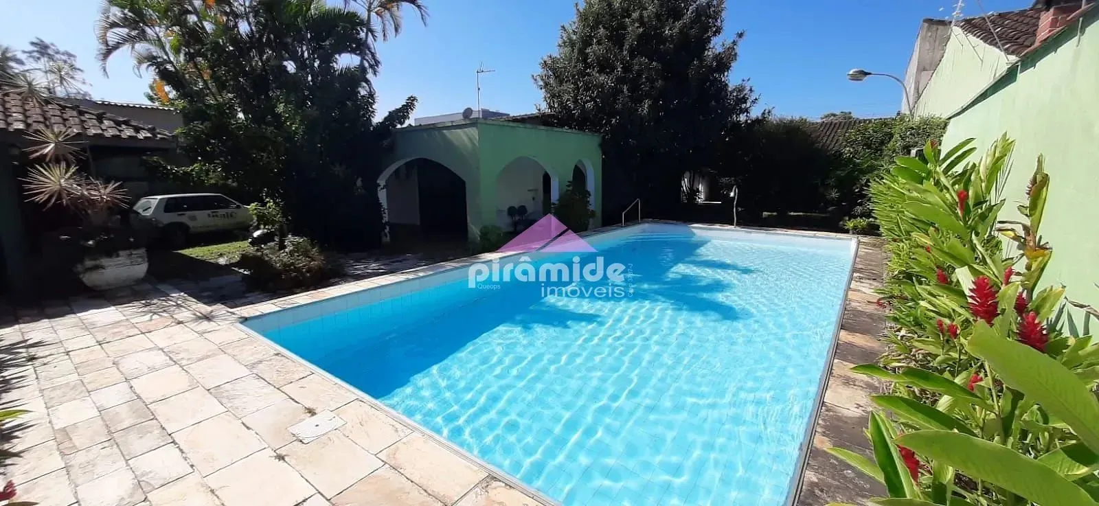 Casa, 4 quartos, 180 m² - Foto 1