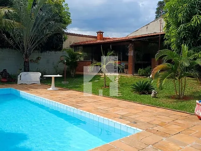 Casa com 1005m² 4 quartos e 3 banheiros, à venda, no bairro Parque da Fazenda em Itatiba