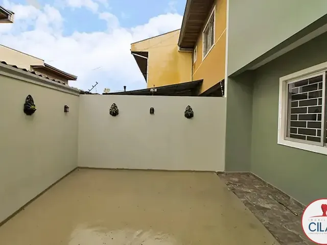 Casa 3 quartos e 3 banheiros, à venda, no bairro Santa Cândida em Curitiba