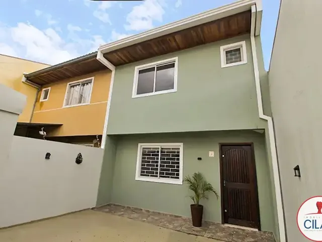 Casa 3 quartos e 3 banheiros, à venda, no bairro Santa Cândida em Curitiba