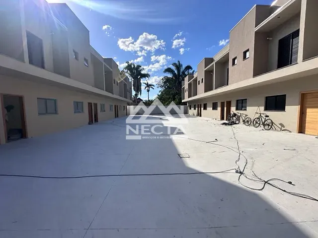 Casa com 82m² 2 quartos e 3 banheiros, à venda, no bairro Jardim Brasil em Caraguatatuba