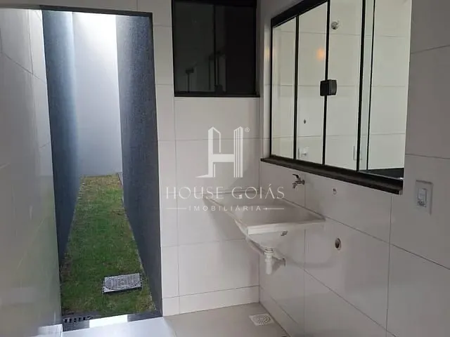 Casa 2 quartos e 2 banheiros, à venda, no bairro Residencial Shangri-lá / Residencial Paraíso em Goiânia