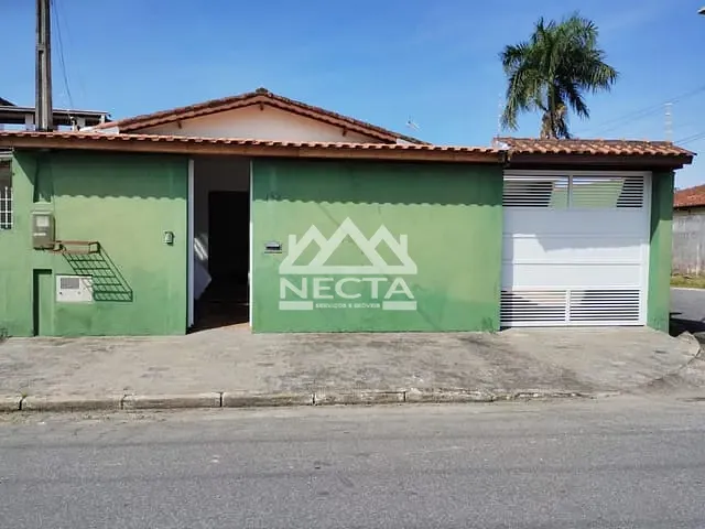 Casa com 200m² 3 quartos e 2 banheiros, à venda, no bairro Centro em Caraguatatuba