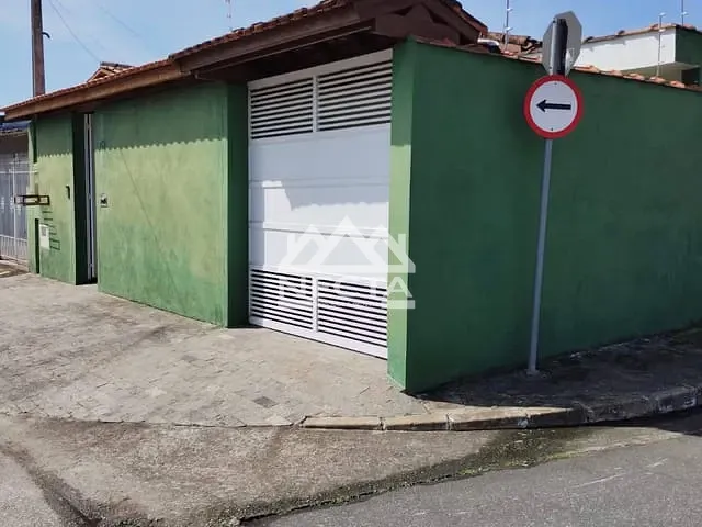 Casa com 200m² 3 quartos e 2 banheiros, à venda, no bairro Centro em Caraguatatuba