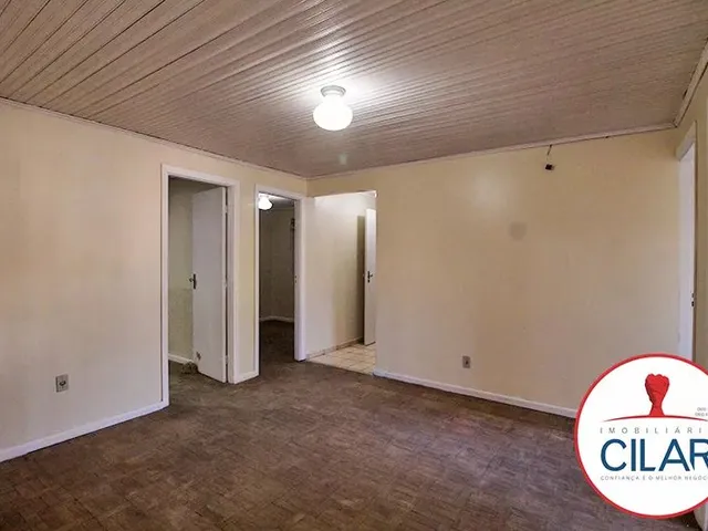 Casa 4 quartos e 2 banheiros, para alugar, no bairro Sítio Cercado em Curitiba