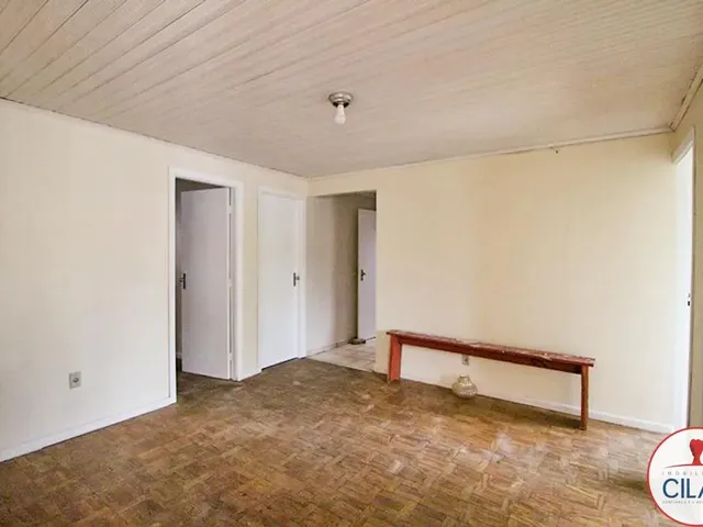 Casa 4 quartos e 1 banheiro, para alugar, no bairro Sítio Cercado em Curitiba