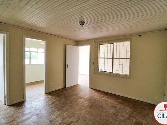 Casa 4 quartos e 1 banheiro, para alugar, no bairro Sítio Cercado em Curitiba