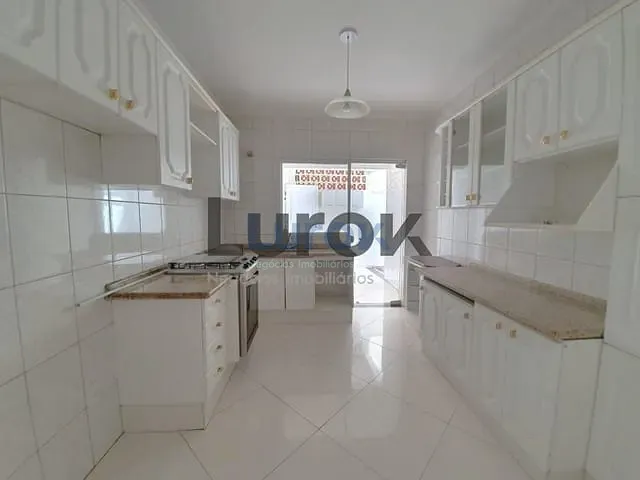 Casa com 200m² 3 quartos e 4 banheiros, para alugar, no bairro Condomínio Residencial Mirante do Lenheiro em Valinhos