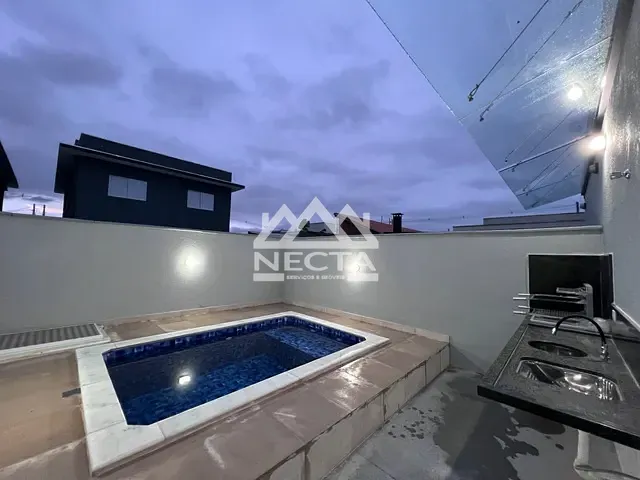 Casa com 150m² 3 quartos e 2 banheiros, à venda, no bairro Golfinhos em Caraguatatuba
